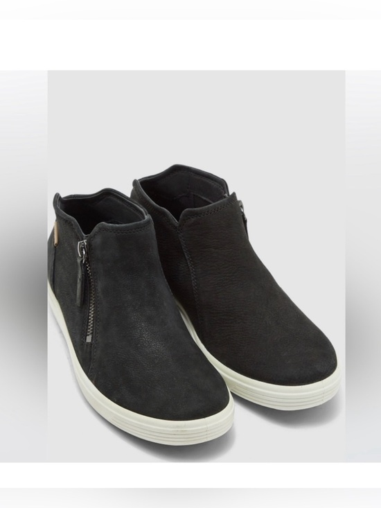 Ecco Other - Ecco Soft Nubuck Leather Zip Ankle Boot